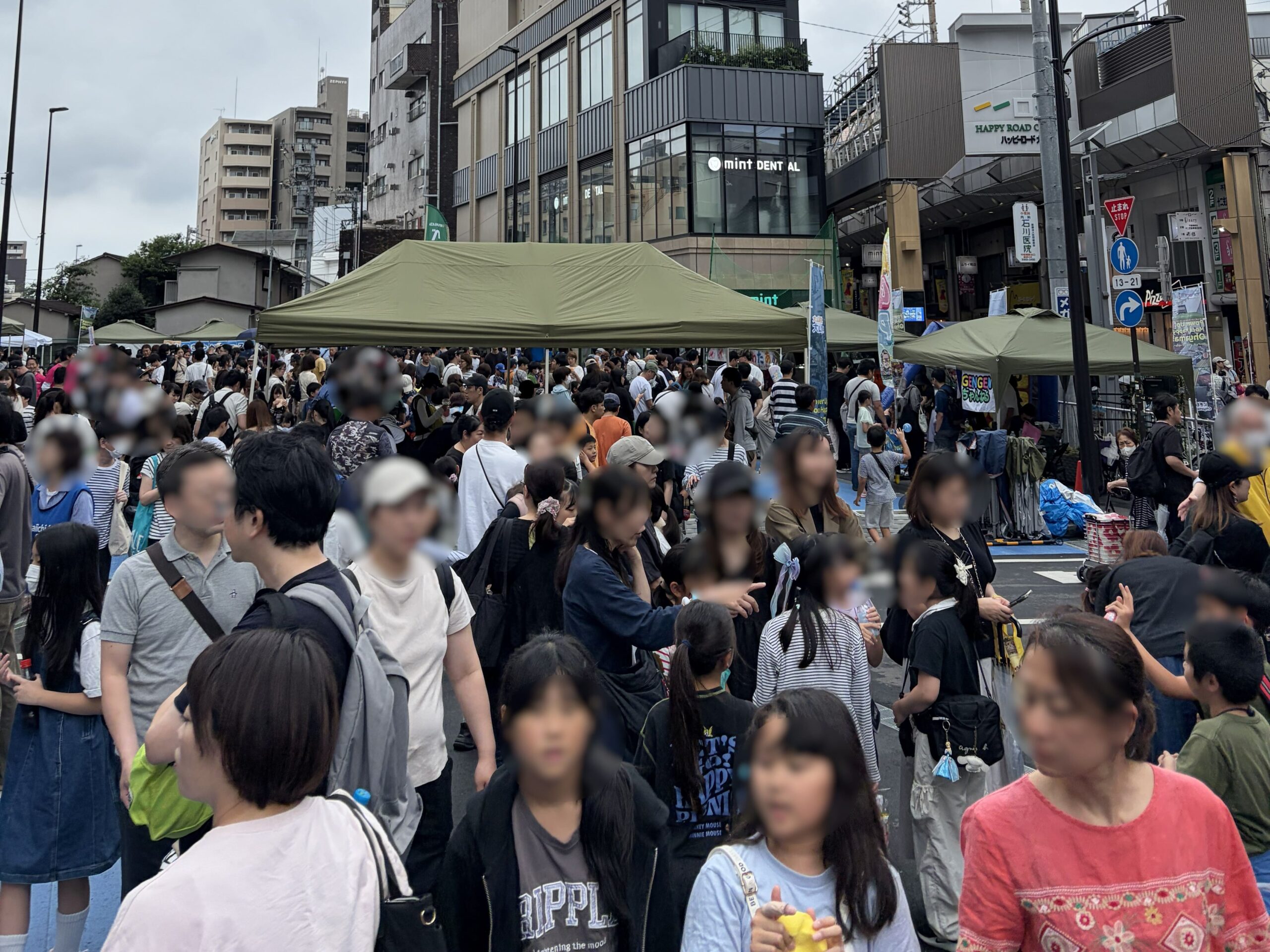 にぎわいの雰囲気 3