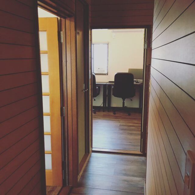 おはようございます！

テイクアナップは戸建の2階部分がワーキングスペースになっているので、少しレトロな雰囲気の階段を上がった、突き当たりが作業スペースになっています(^^)

本日16日は会員様限定日の為、ドロップインはお休みです。次回は、明日17日（金）10〜20時までドロップイン開催します⭐︎

【ドロップイン利用料金】
〜1時間　550円
〜2時間　990円
2時間を超えて〜営業終了まで　1,480円
※全て税込

▫️和の雰囲気を残した
　　️小さな小さなコワーキングスペース▫️

東武東上線大山駅より徒歩18分
有楽町線千川駅より徒歩9分
池袋駅西口より国際興業バス
水道タンク裏バス停より徒歩1分
お問い合わせ・ご見学はDM、HPまで

Twitter → https://mobile.twitter.com/takeanap_jp/
HP → https://mmpr.co.jp/solution4/

#板橋区
#豊島区
#千川駅
#大山駅
#小竹向原駅
#要町駅
#テイクアナップ
#TAKEANAP
#コワーキングスペース
#シェアオフィス
#イベントスペース
#ワークスペース
#コミュニティスペース
#自習室
#畳
#畳の部屋
#カフェ
#コーヒー 
#和カフェ 
#japaneseculture