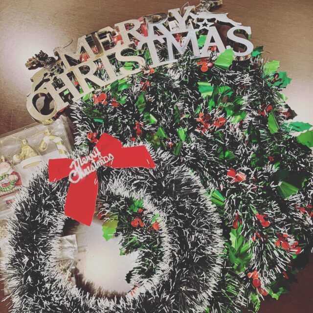 クリスマスまであと1ヶ月🎄
コワーキングスペースもちょっと
飾り付けしよーかな⭐︎

明日25日、
ご利用者様向けの交流イベントのため、
ドロップイン10時〜19時（最終受付17時）までと
なります🙇‍♀️

【ドロップイン利用料金】
1時間利用　550円
2時間利用　990円
2時間以上利用〜営業終了まで　1,480円
※全て税込
※いたばしPayでお支払いの方
2時間利用→100円引き
2時間以上利用→200円引き

▫️和の雰囲気を残した
　　️小さな小さなコワーキングスペース▫️

東武東上線大山駅より徒歩15分
有楽町線千川駅より徒歩10分
池袋駅西口より国際興業バス
水道タンク裏バス停より徒歩1分
お問い合わせ・ご見学はDM、HPまで

Twitter → https://mobile.twitter.com/takeanap_jp/

#板橋区
#豊島区
#千川駅
#大山駅
#小竹向原駅
#要町駅
#テイクアナップ
#TAKEANAP
#コワーキングスペース
#シェアオフィス
#イベントスペース
#ワークスペース
#コミュニティスペース
#自習室
#畳
#畳の部屋
#カフェ
#コーヒー
#和カフェ
#japaneseculture
