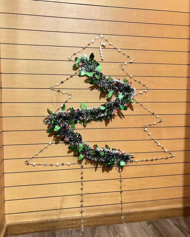 クリスマスに向けて
ちょっとだけ飾り付け🎅

本日12月3日・4日は会員限定日☆
次回ドロップインは、
5日（月）10時〜開催します！

【ドロップイン利用料金】
1時間利用　550円
2時間利用　990円
2時間以上利用〜営業終了まで　1,480円
※全て税込
※いたばしPayでお支払いの方
2時間利用→100円引き
2時間以上利用→200円引き

▫️和の雰囲気を残した
　　️小さな小さなコワーキングスペース▫️

東武東上線大山駅より徒歩15分
有楽町線千川駅より徒歩10分
池袋駅西口より国際興業バス
水道タンク裏バス停より徒歩1分
お問い合わせ・ご見学はDM、HPまで

Twitter → https://mobile.twitter.com/takeanap_jp/

#板橋区
#豊島区
#千川駅
#大山駅
#小竹向原駅
#要町駅
#テイクアナップ
#TAKEANAP
#コワーキングスペース
#シェアオフィス
#イベントスペース
#ワークスペース
#コミュニティスペース
#自習室
#畳
#畳の部屋
#カフェ
#コーヒー
#和カフェ
#japaneseculture