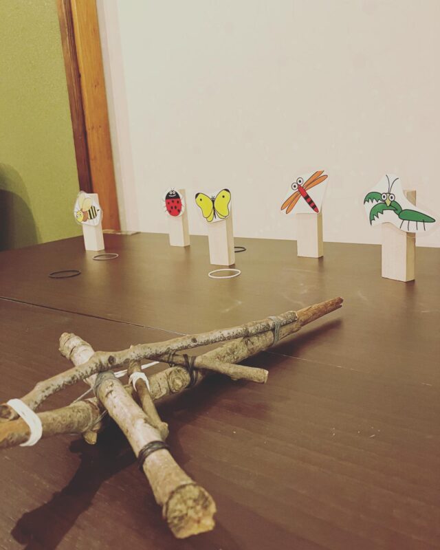 明日のイベント準備
作ったら、的を使って試し打ち
雨も降らずに済みそうで良かったです☺️

13〜15時まで開催
予約不要ですので
午後からゆっくりお越し下さい

▫️和の雰囲気を残した
　　️小さな小さなコワーキングスペース

東武東上線大山駅より徒歩15分
有楽町線千川駅より徒歩10分
池袋駅西口より国際興業バス
水道タンク裏バス停より徒歩1分
お問い合わせ・ご見学はDM、HPまで

Twitter → https://mobile.twitter.com/takeanap_jp/

#板橋区
#豊島区
#千川駅
#大山駅
#小竹向原駅
#要町駅
#テイクアナップ
#コワーキングスペース
#シェアオフィス
#イベントスペース
#ワークスペース
#コミュニティスペース
#自習室
#畳
#畳の部屋
#カフェ
#コーヒー
#和カフェ
#工作
#モノづくり